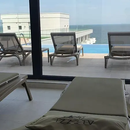 Infinity Luxury アパート *